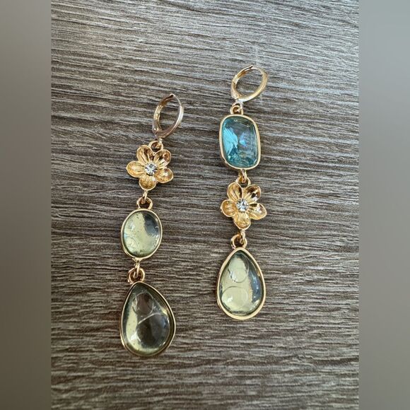 Elegant Blue Floral Drop Earrings A1485 - Picture 3 of 5